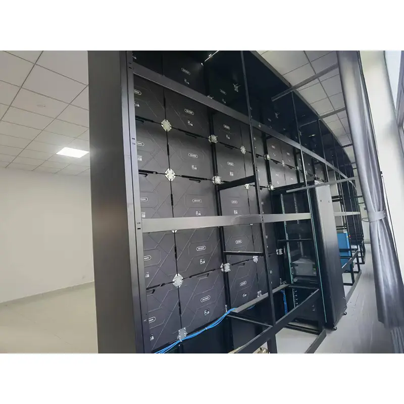 Жарықдиодты дисплейдің қисық кронштейні үлкен экранды орнату өнімділігін қалай жақсартады?